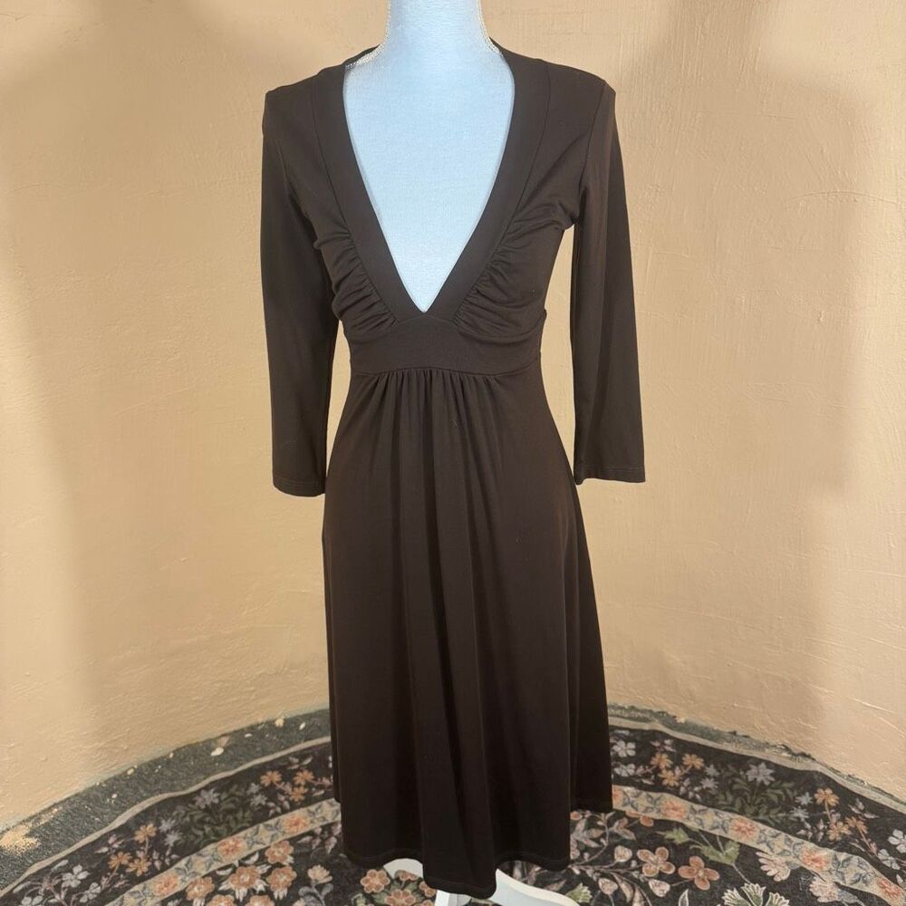 Susana Monaco Brown Deep V-Neck Ruched Midi Dress – Empire Waist | Size M